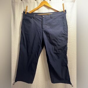 EUC Eddie Bauer Crop pants, Size 16